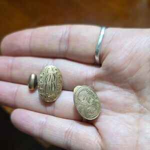 Vintage Gold Oval Monogram Cufflinks And  Hankechif Clipp